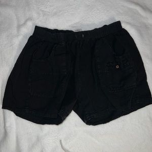 Lightweight Shorts Pockets in front